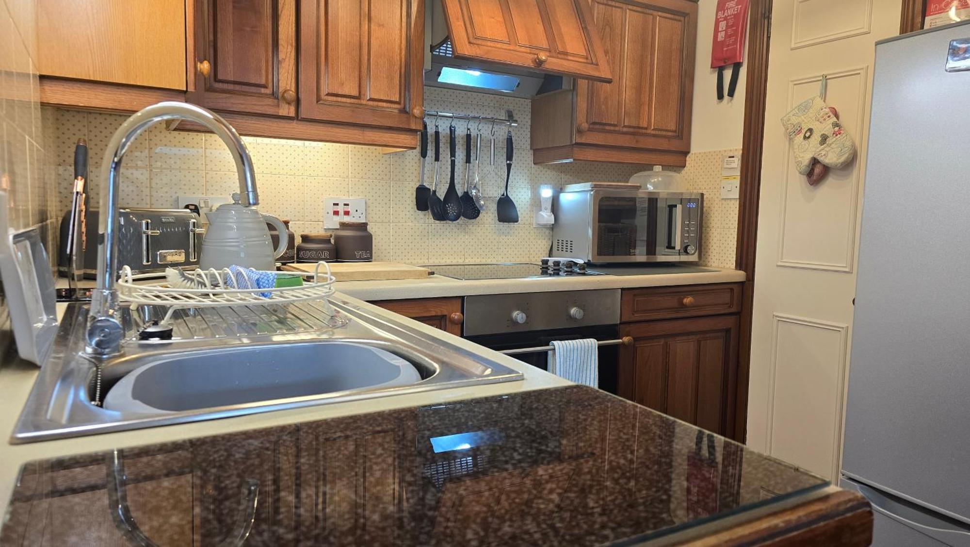 Lyndale Self-Catering Apartment Sleeps 4 Windermere Dış mekan fotoğraf