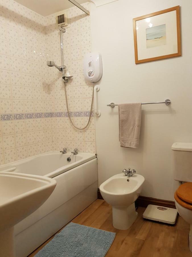 Lyndale Self-Catering Apartment Sleeps 4 Windermere Dış mekan fotoğraf